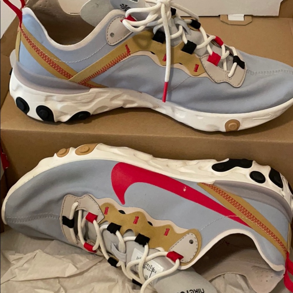 Sneakers